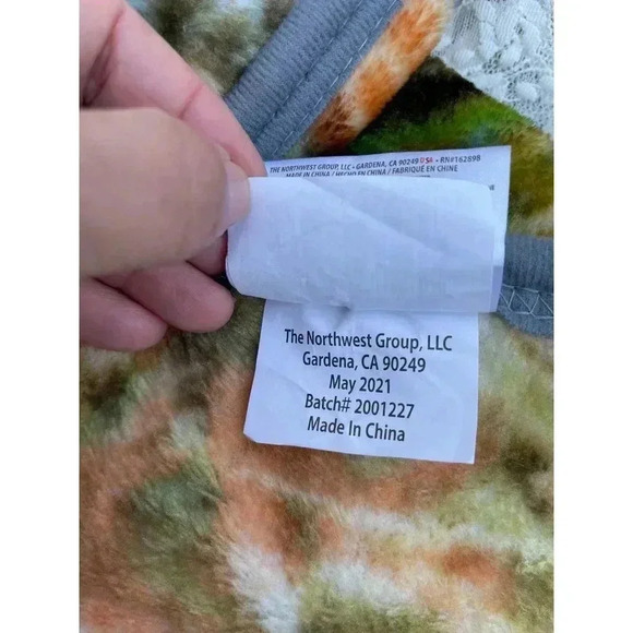 Northwest Abraham Hunter Standing Deer Plush Throw Blanket Brown 47"x57" - Picture 11 of 12